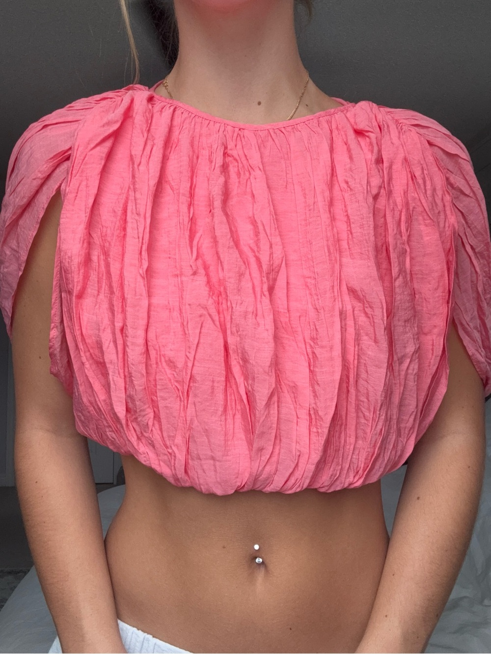 H&M Bubble Hem Crinkle Puff-Sleeve Crop Top in Pink